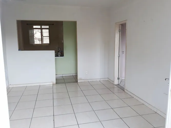Aluguel de casa em santa Teresa 2 quartos+ área externa 
