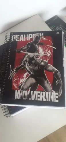 Caderno Deadpool 20 Matérias Univ. Espiral Animativa 320folhas