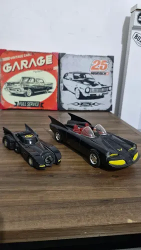 Miniaturas Batmóvel 1/24 e 1/36
