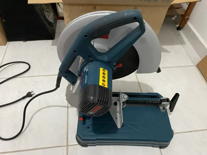 Vendo ou troco policorte bosch 2400w 220v usada apenas 2 vezes tá novinha