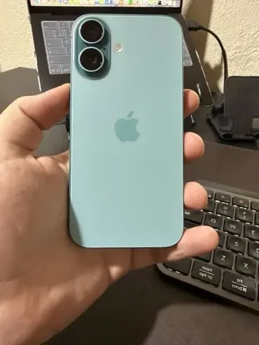 iPhone 16