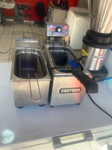 Fritadeira Elétrica Industrial Inox 220V 4 LITROS Groydon