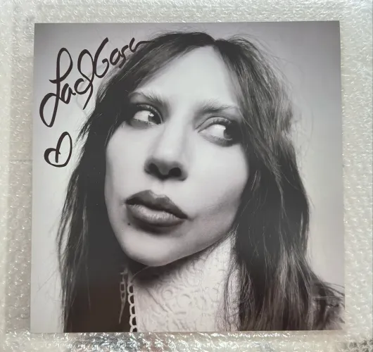 Lady Gaga MAYHEM Litho Autografada