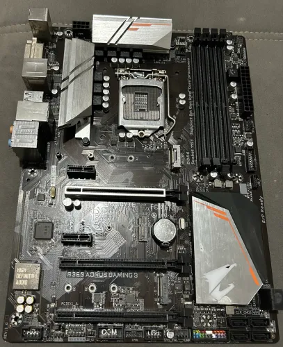 Placa mãe B360 Aorus (com defeito)