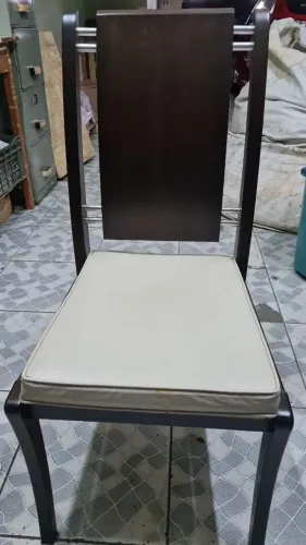 Vendo 6 cadeiras de madeira boa