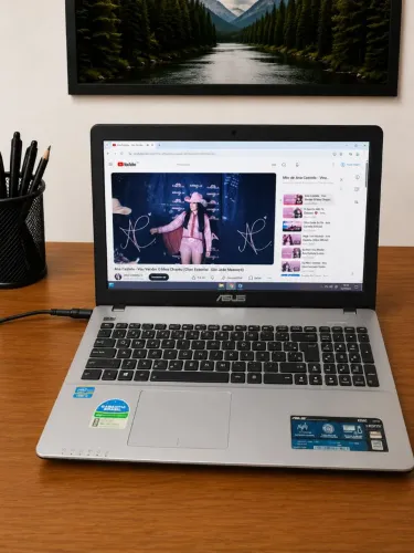 Notebook i3 \ 6 ram / 500 gb / tela bem grande e rapido