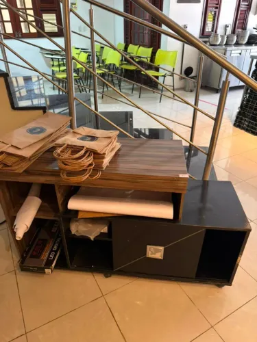 Móvel de TV / Rack de Sala com Rodízios - Excelente Preço