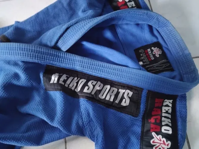 Kimono azul,  jiu-jitsu e judô da keiko raça, preço a negociar 