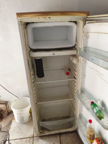 Geladeira Baratissima e funcionando!!