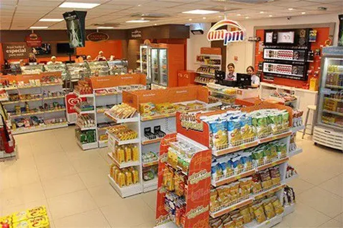 Vaga de emprego para mulher atendente/caixa em conveniência 
