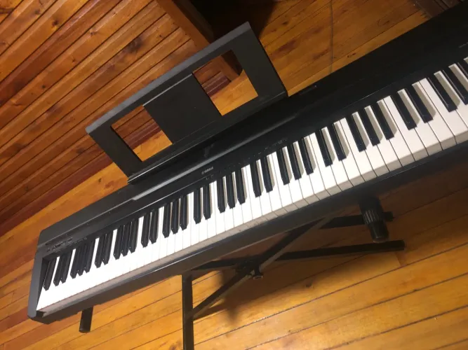 Piano Digital Yamaha P-45 Usado