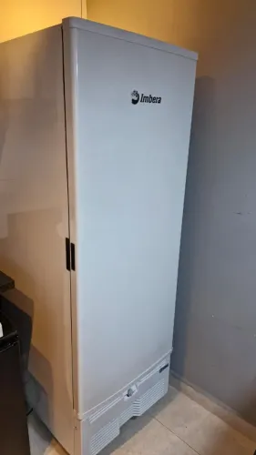 Freezer Vertical Imbera Tripla Ação 561 Litros Porta Cega Branca EVZ21 - 220V