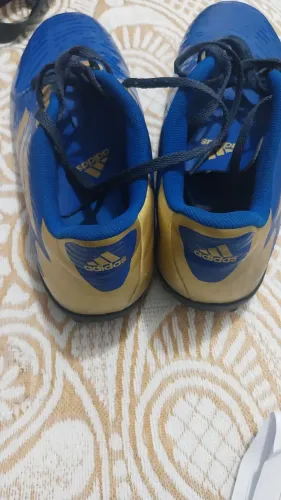 Chuteira adidas