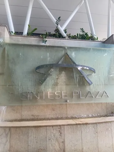 Alugo grande escritório no Síntese Plaza