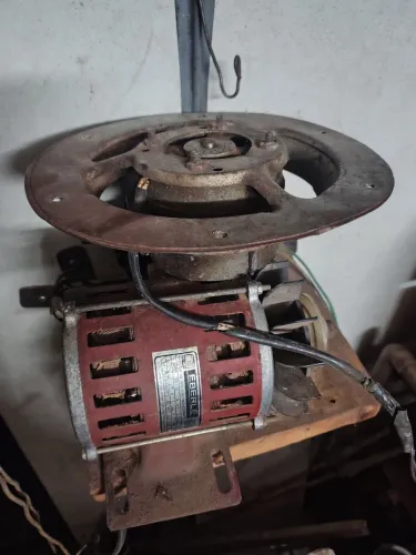 Vende-se 3 motores elétricos 127 volts
