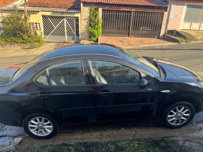 JAC J3 Turin Sedan Brasil 1.4 16V 4P Mec. 2012