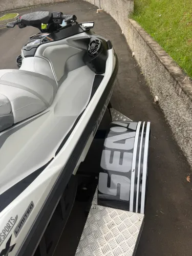 Jet ski 325