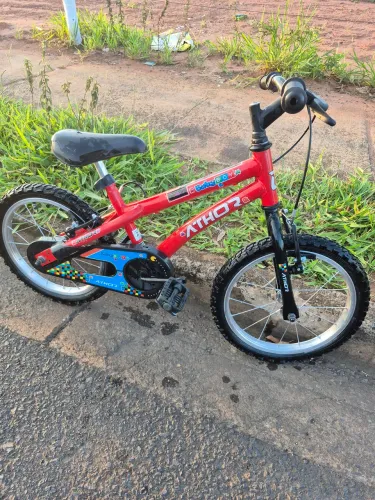 Bicicleta aro 16 infantil de 03 a 06 anos