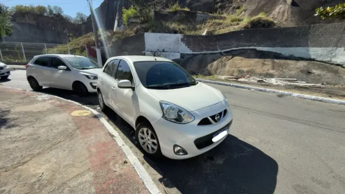 Nissan March SV 1.0 12V Flex 5P 2016