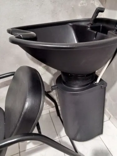 Lavatório para salão de beleza semi novo