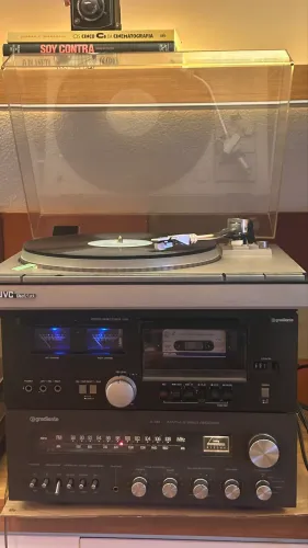 Conjunto de som JVC QL-A5 + receiver Gradiente S95 e S96