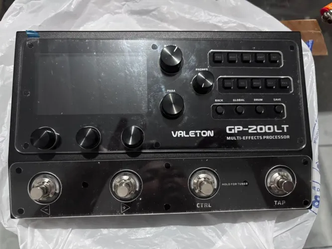 Pedaleira valeton GP 200lt