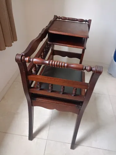 Mesa de telefone ou namoradeira 