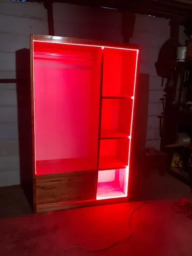 Closets .com led .medindo 1.70X105