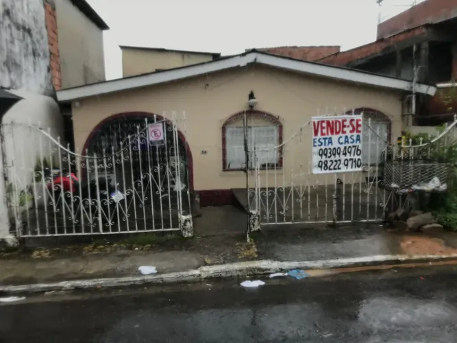 Casa Ampla + 3 Kitnets com Registro