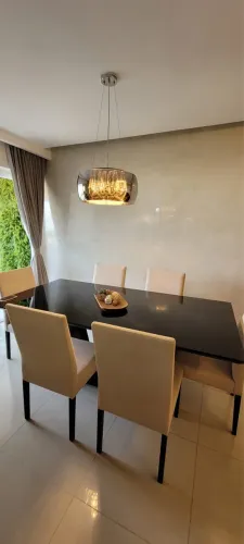 Mesa de jantar de 2mtX1mt com 6 cadeiras