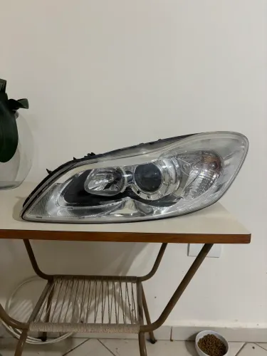 Farol Volvo C30 2011 2012 2013 2014 Esquerdo