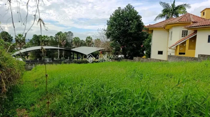 Terreno à venda na Pedra Branca - Palhoça/SC | Próximo ao lago e Passeio Pedra Branca