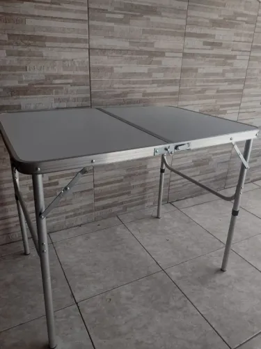 Kit mesa dobrável camping com dois bancos dobráveis 90×60