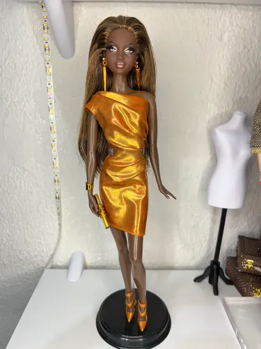 Barbie colector look city shine