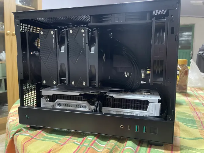 9060XT 16GB STEEL LEGENDS