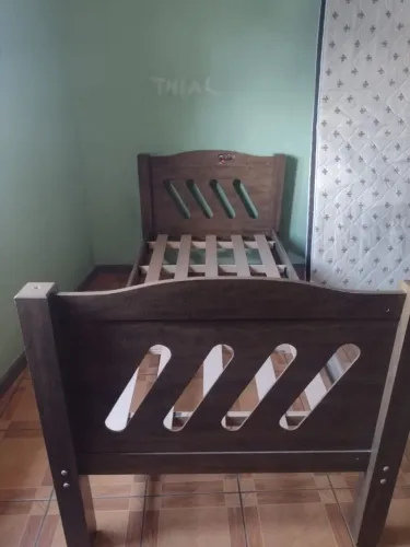 Cama + colchão bem novo