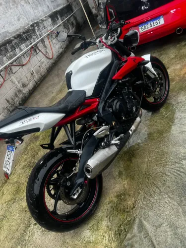 Triumph Street triple 675R