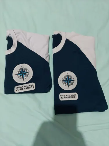 2 camisas colégio João Paulo 1° em Betim PP e 10 em ótimo estado 