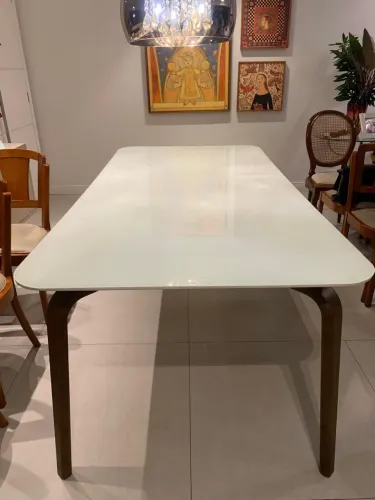 MESA EM MADEIRA 200x100cm 8 lugares tampo de vidro