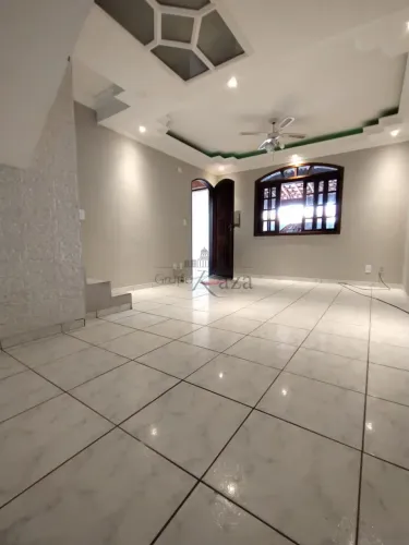 Casa em Condomínio - Parque Califórnia - Residencial Granada - 4 Dormitórios - 117m² - Est