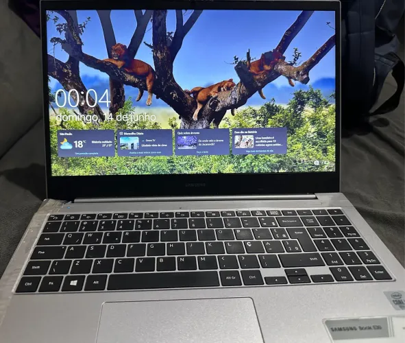Notebook Samsung Book E30