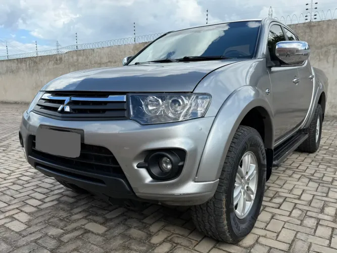 Mitsubishi L200 Triton HPE 3.2 CD TB Int.diesel AUT 2015