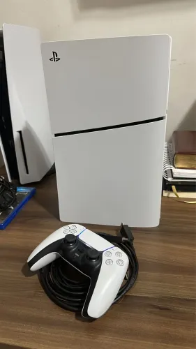 PS5 - 2 controles 