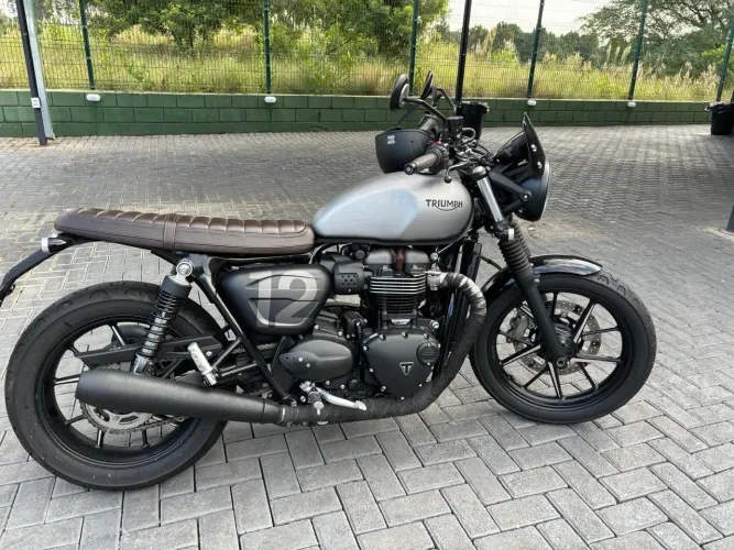 Triumph rara preparada pela shibuya garage 