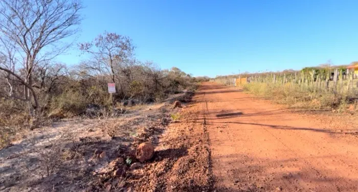 Área com 4 hectares para venda de 95 mil por 85! Aproveita!