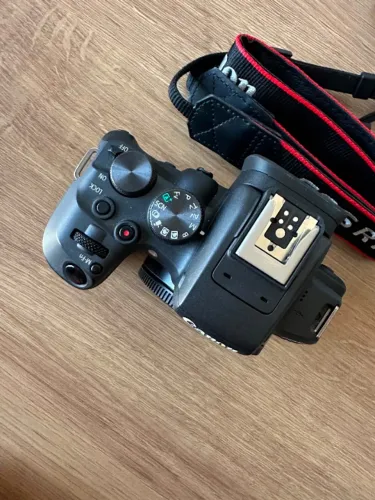 Canon R10 (corpo)
