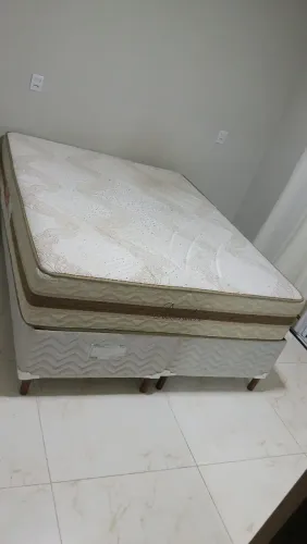Cama e colchão