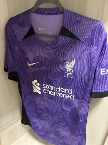 Camisa do Liverpool III 23/24 Roxa Original Tamanho M