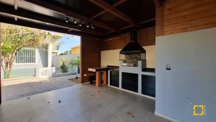 Casa 2 quartos no Rio Vermelho com área gourmet + quintal diferenciado