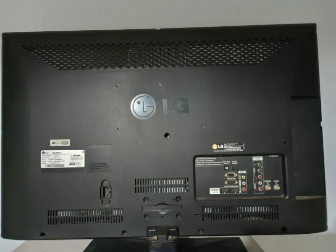 TV LCD 32" com defeito